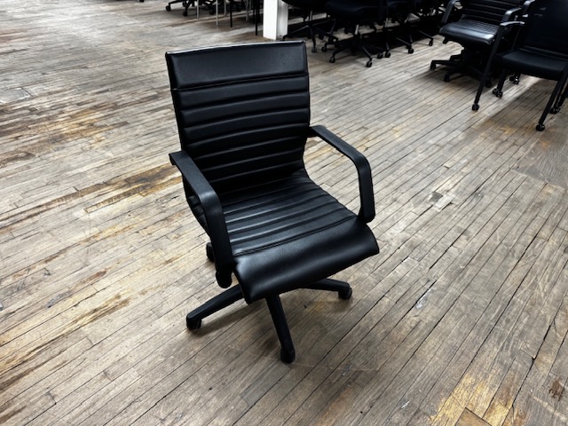 Compel Mojo Ribbed Conference Chair (Used)