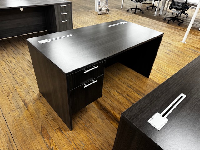 Global Straight Desk 60 &times; 30 (Used)