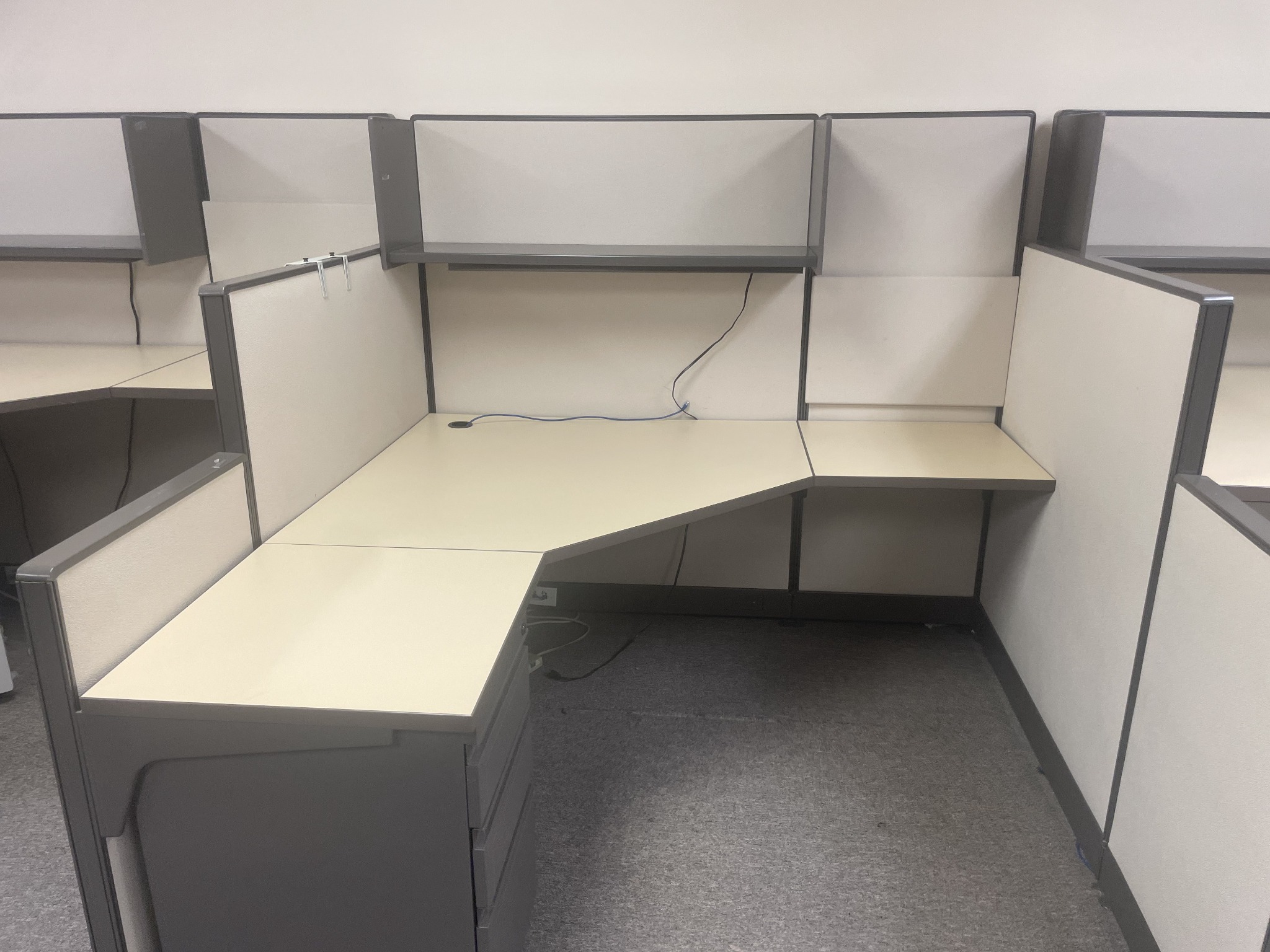 Haworth Unigroup 6' × 6' Cubicle Workstation (Used)